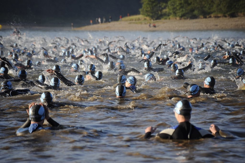 Triathleten brauchen viel Wasser